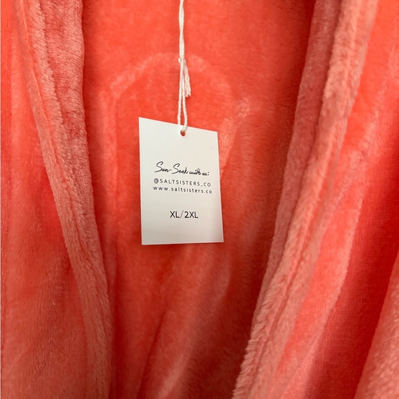 Salt Sisters XL/2XL Plush Robe NWT - Picture 2 of 3